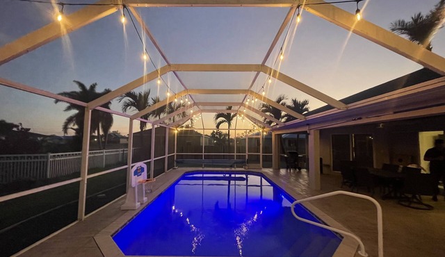 Palm Tree Place-Pool-Game area-Perfect for families and close to golf courses!