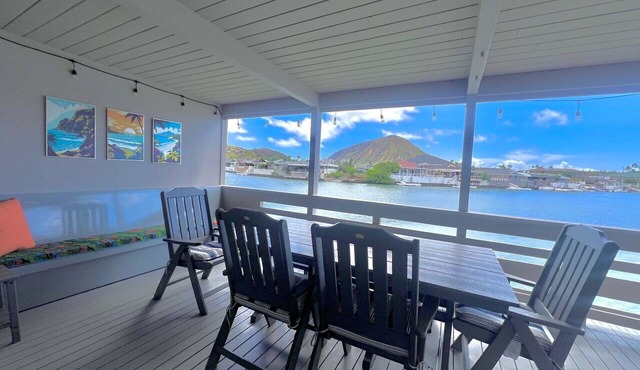 Paradise Found! Hale Mahulia! Fabulous 3 BR Marina Home in Hawaii Kai!