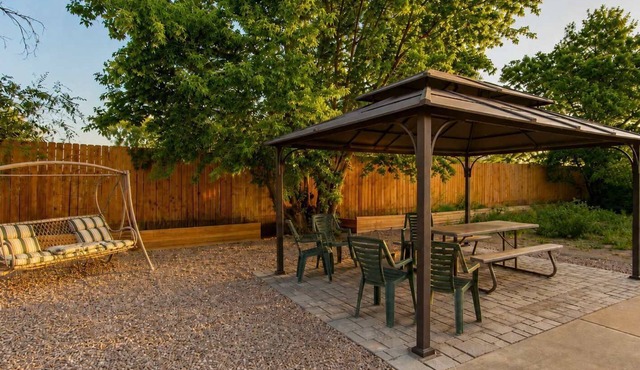 Payson Family Base - 5BR, Bunks, Sleeps 14
