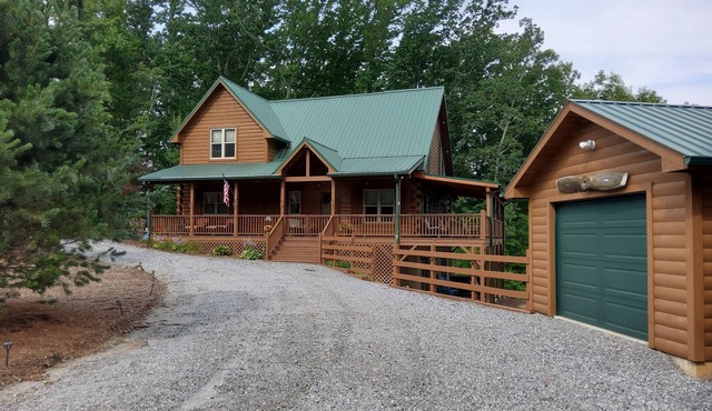 Peaceful getaway with stunning views in gated Community - EV Friendly