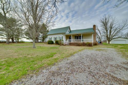Peaceful Hazel Cottage w/Deck & Yard!