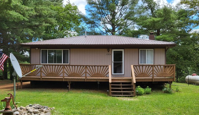 Peaceful~Riverfront~Cottage in Gladwin