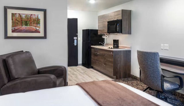 Perfect Family Escape – 2 Queen Beds + Recliner Near Ketchikan Attractions
