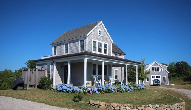 Perfect Island Getaway on the West Side with Central A/C
