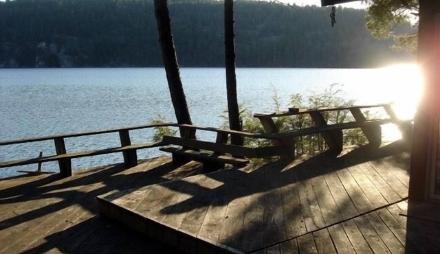 Perfect Lakeside Getaway - Craig's Pond Cabin (45m from Acadia National Park)