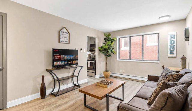 Pet-Friendly 1BR · Tower Grove · 3 mi SSM SLU · Free Parking