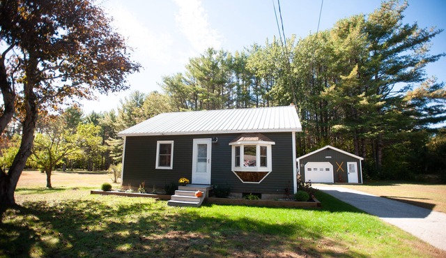 Pet friendly, cozy house in West Bethel close to Sunday River and Mt. Abram.