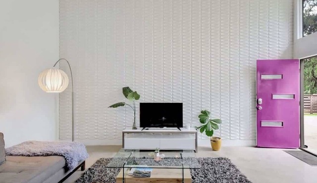 Pet-Friendly SoCo 2BR | Fenced Yard, Desk + WiFi in Austin