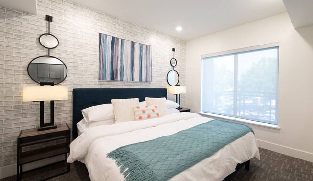Pet-Friendly Walnut Creek with Rooftop Hot Tub