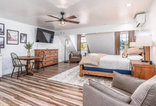 Peytons Luxury Suite at The Four Daughters Inn