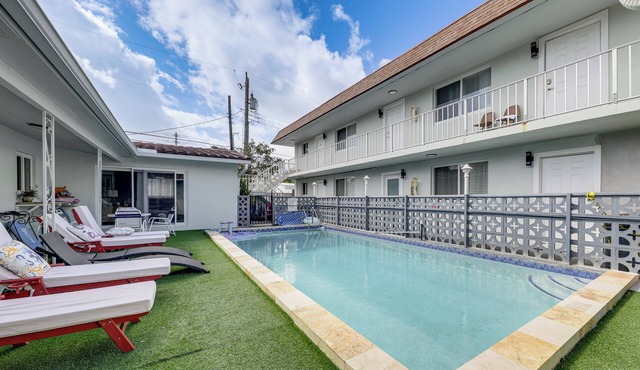 Pool Access, 1 Mi to Pier! Pompano Beach Condo
