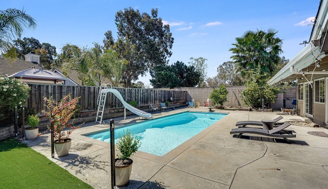 POOL. Spacious 4BR/2B. SF Bay Area