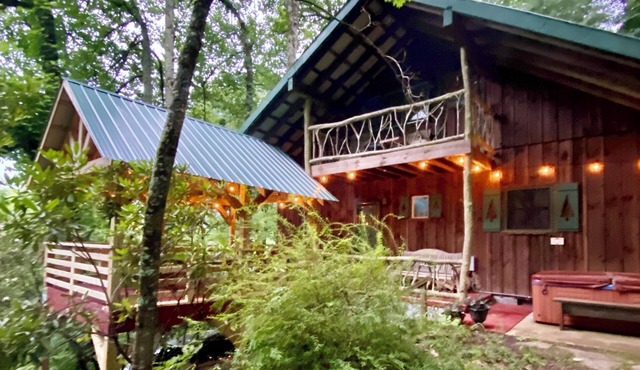 Power & Water! WiFi Soon! Hot Tub + Fireplace, Peaceful & 5 mins to the BRP!
