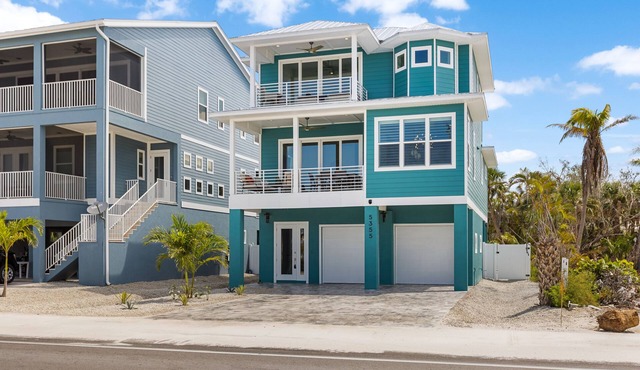 Pre Summer Get Away. MAY DISCOUNTED! FULL gulf views 220steps to the ocean.