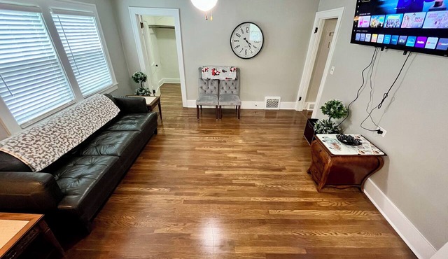 Private 1BR Apartment with AC & Free Parking in Grand Rapids