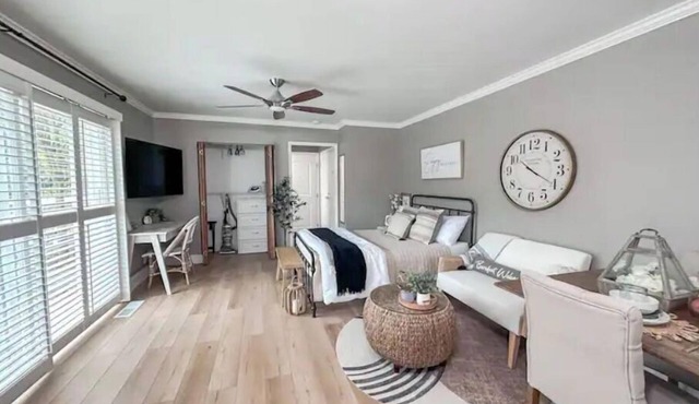 Private Entry Elegant Quiet Safe Cozy Studio Suite