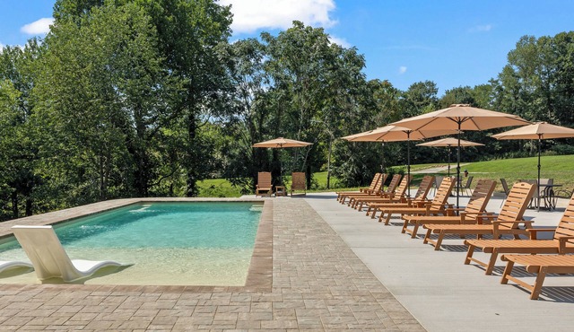 Private Escape to Mountain & Lake Views, Pool & Hot Tub