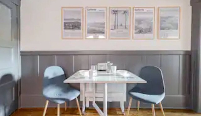 Private Flat, Sleeps 6, SOMA location with Private Entry, Kitchen, Bath, Living