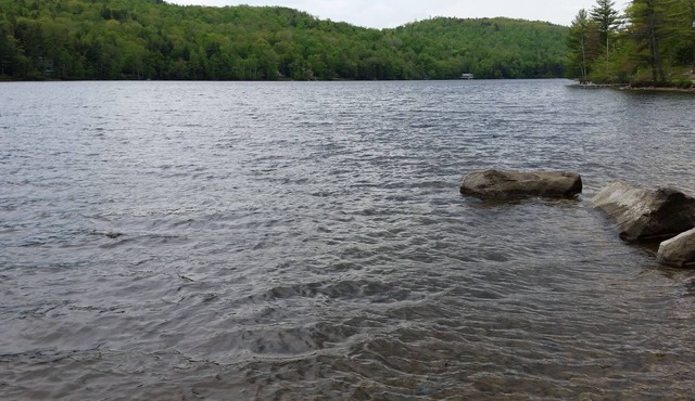Private lake access on Howard Pond