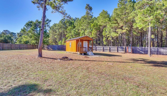 Quaint Couple's Retreat in Rural Overton