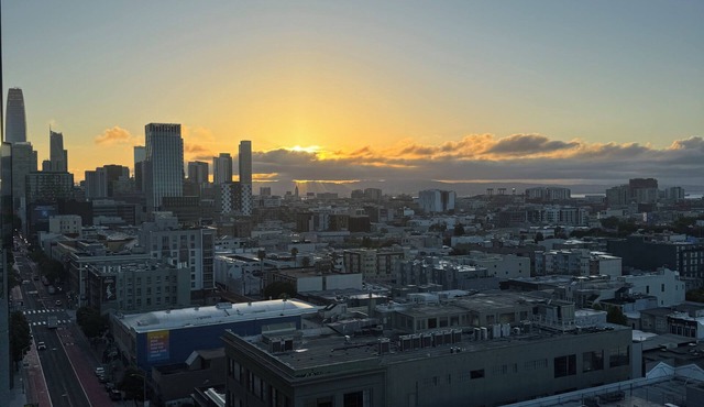 Quiet & Secure Apartment, Concierge, Gym & City Views
