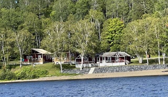 Quiet & serene, steps to the water, swimming, fishing, hiking, nature all around