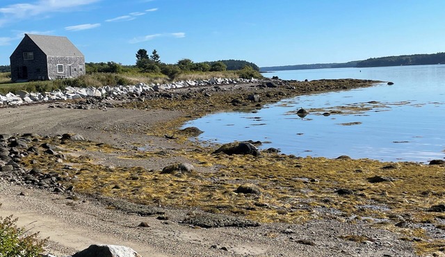 Quiet waterfront Studio on Stones Point in Cushing