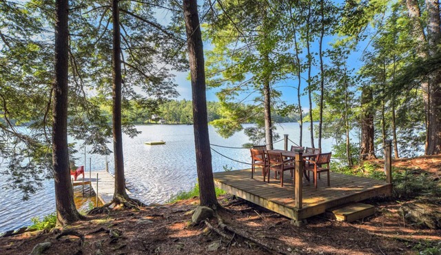 Quintessential Maine cabin w/private waterfront