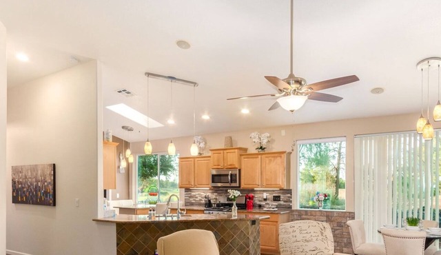 Raven Golf Oasis - Private Cul-de-Sac Gem + Hot Tub in Phoenix