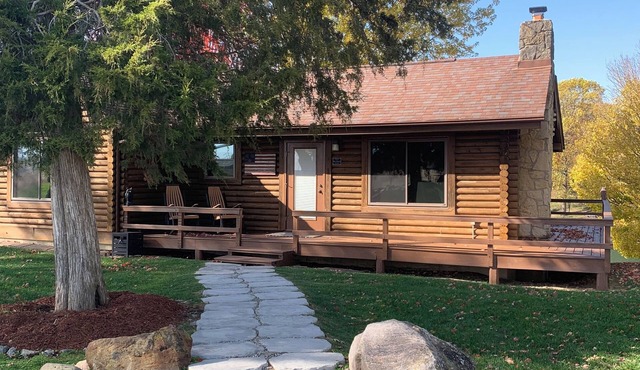 Relax In A Cabin Overlooking Your Own Pond And Acres Of Nature!