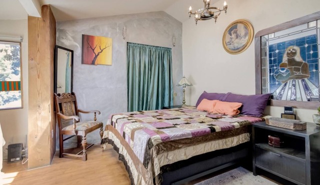 Relax in an unique artistic house and with nature