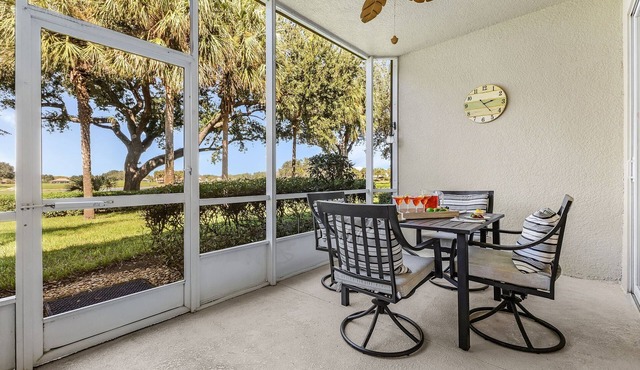 Relaxed Golfside Living with New Furnishings & Scenic Views – Palm Breeze Fairway