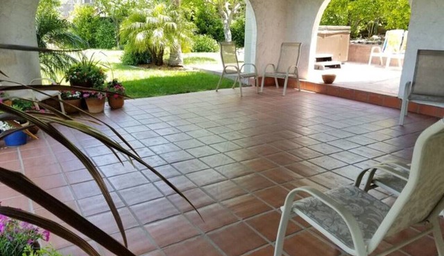 Relaxing 4 Bedroom, Center of Bay Area, Hot Tub