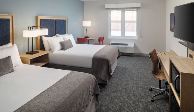 Relaxing UMaine Stay! 3 Comfy Units w/Gym Access & Free Parking!