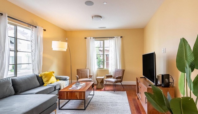 Remarkable Milpitas 4BR w/Garage, nr Mall & Dining, by Blueground