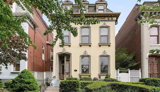 Renovated Carriage house - 1 BR loft - Private