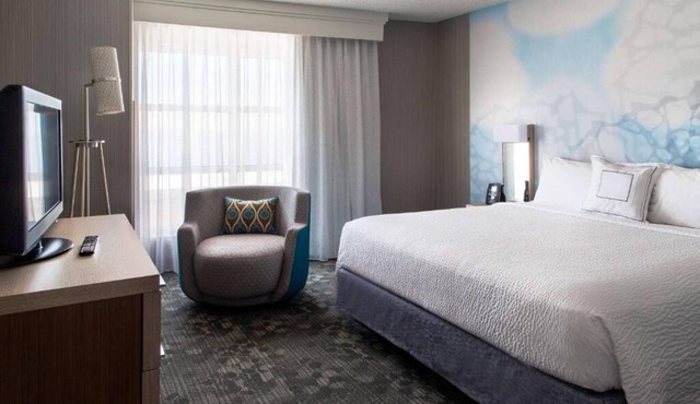 Revel in the Lap of Luxury! Heated Indoor Pool, Short Drive to Fox Theater!