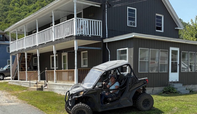 Ride, Sleep, Repeat ! Cozy, 2 bedroom apartment near Jerico Mountain trails!