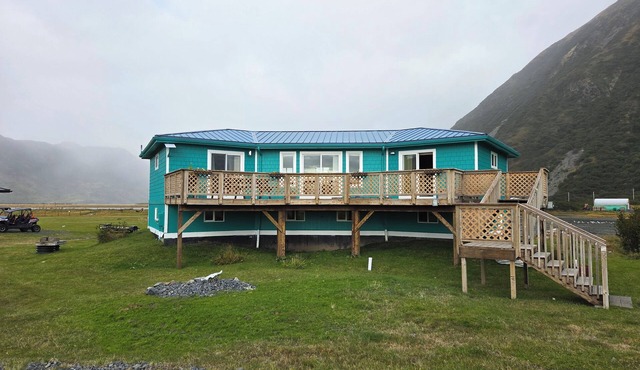 River or Beach, you choose! Next to the river and a short walk to the beach!