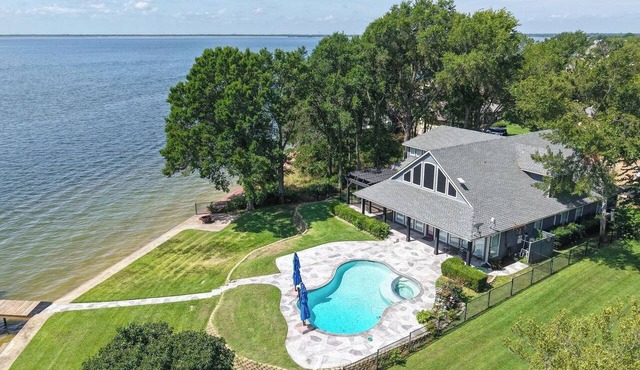 Rock "N" Roll Lakehouse