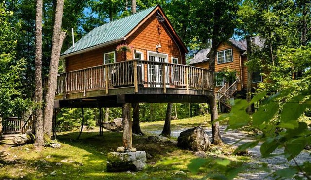 Romantic Treehouse Suite Lakes Trails & Views