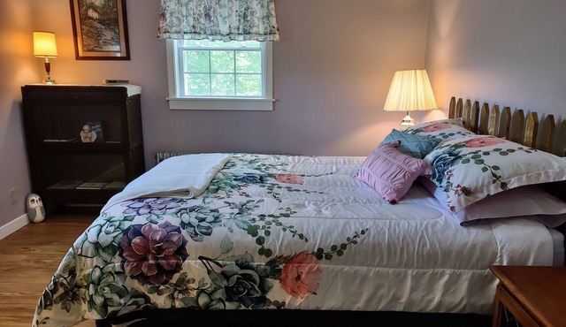 Room #2 Quiet Getaway at Fellowship Farm