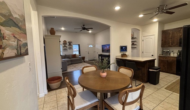Rooted in Moab, Desert Retreat, Near Kens Lake with RV Parking