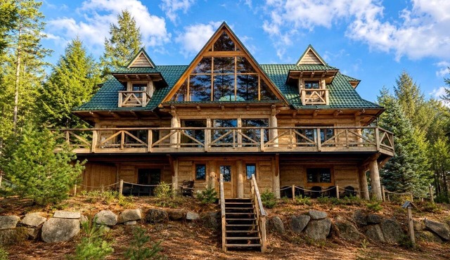 Rustic Luxury Retreat with Panoramic Lake & Mountain Views in Beaver Cove, Maine