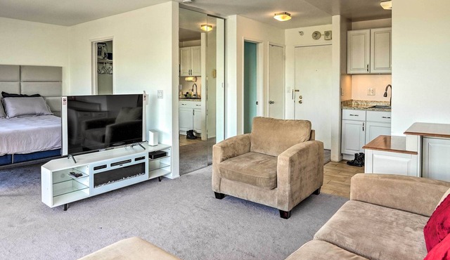 San Francisco Area Studio w/Bay Views!