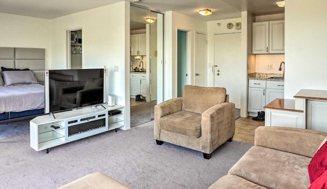 San Francisco Area Studio w/Bay Views!
