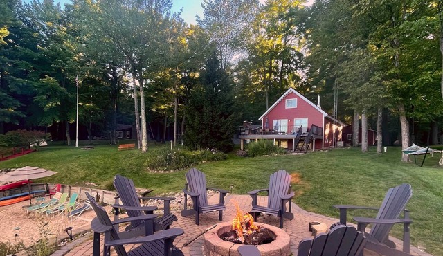 Sandy Beach Chalet with Fire-pit on the Lake
