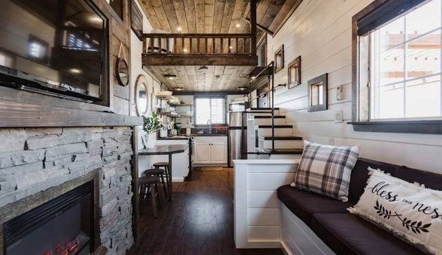Secluded retreat/Remote office/City Escape TINY HOUSE/100 acre ranch/Livermore