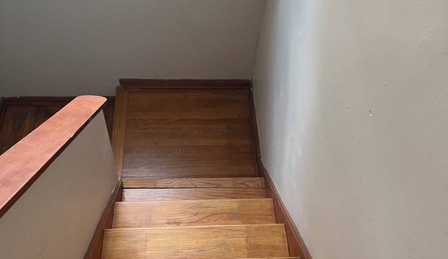 Second floor 2 bedroom unit in lovely University City duplex