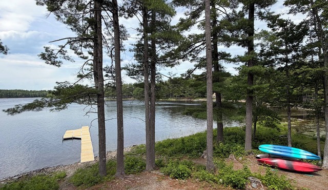 Serene Lakefront Retreat - 3 bedroom, pet-friendly, private, boat access